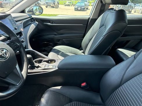 Used 2024 Toyota Camry SE w/ Convenience Package FWD image 3