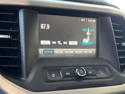 Used 2018 GMC Acadia SLE FWD image 21