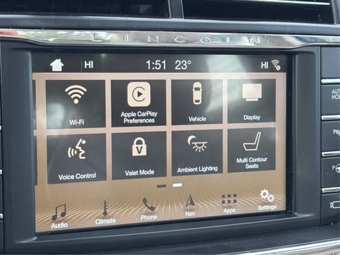 Used 2017 Lincoln Continental Reserve w/ Luxury Package image 37