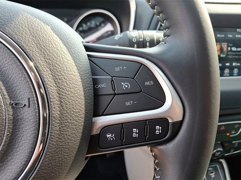 Used 2021 Jeep Compass Latitude w/ Driver Assistance Group image 21