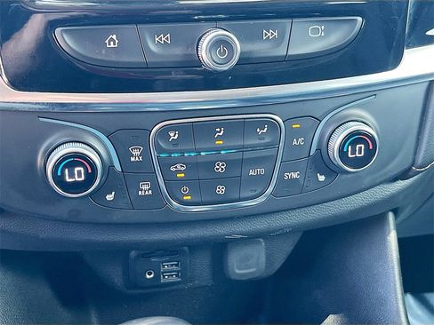 Used 2021 Chevrolet Traverse RS image 16