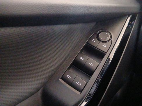 Used 2025 Chevrolet Equinox LT w/ Safety and Technology Package image 21