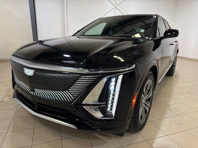 Used 2024 Cadillac Lyriq Luxury RWD image 2