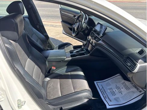 Used 2018 Honda Accord Sport image 8