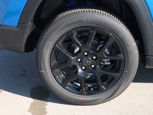 New 2026 Jeep Compass Latitude image 19