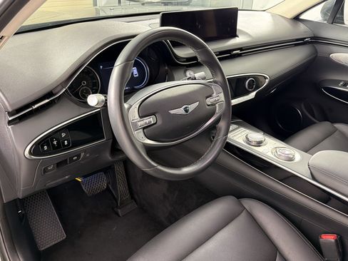 Used 2025 Genesis GV70 2.5T AWD/4WD image 4