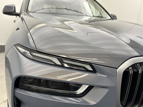 New 2026 BMW X7 xDrive40i w/ Premium Package image 18