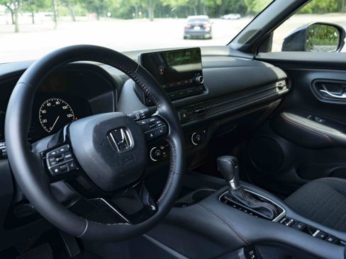 Used 2025 Honda HR-V Sport image 16