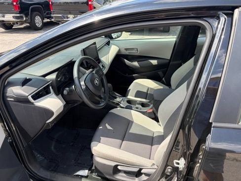 Used 2025 Toyota Corolla LE FWD image 14