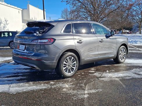 Used 2022 Lincoln Nautilus Reserve image 9