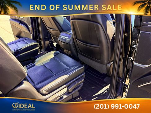 Used 2022 Cadillac Escalade ESV Premium Luxury AWD/4WD image 24