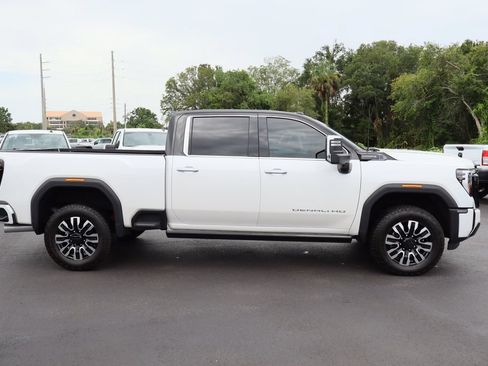 Certified 2025 GMC Sierra 2500 Denali Ultimate AWD/4WD image 10