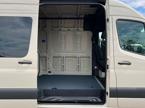 New 2026 Mercedes-Benz Sprinter 2500 image 19