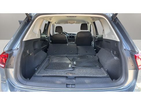 Used 2024 Volkswagen Tiguan SE AWD/4WD image 13