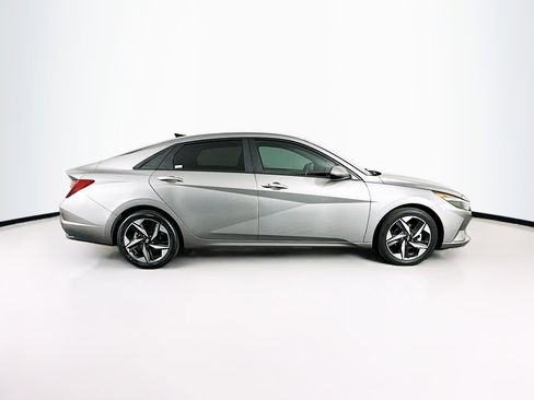 Used 2023 Hyundai Elantra SEL w/ Convenience Package image 10