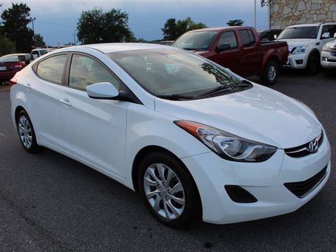 Used 2013 Hyundai Elantra GLS FWD image 9