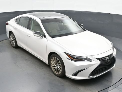 Used 2021 Lexus ES 350 Ultra Luxury w/ Accessory Package 2 image 42
