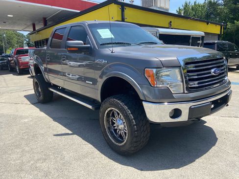 Used 2013 Ford F150 Lariat w/ Mid Equipment Group image 4