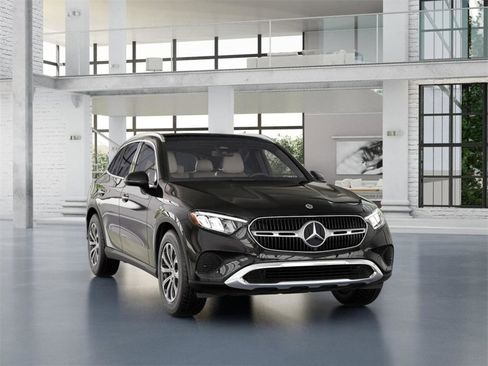 New 2025 Mercedes-Benz GLC 300 4MATIC image 9