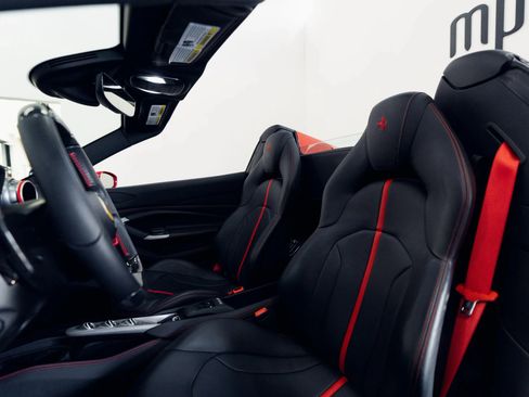 Used 2021 Ferrari F8 Spider image 25