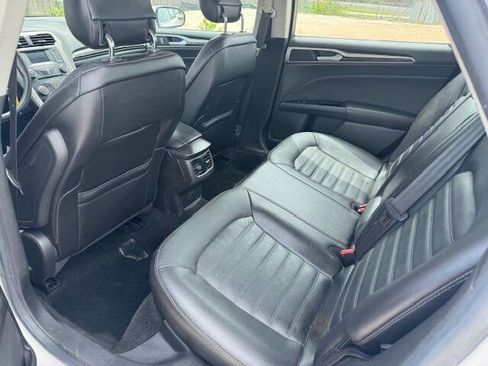 Used 2014 Ford Fusion SE w/ Equipment Group 202A image 30