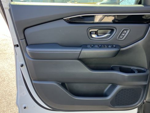 Certified 2025 Honda Pilot EX-L image 14