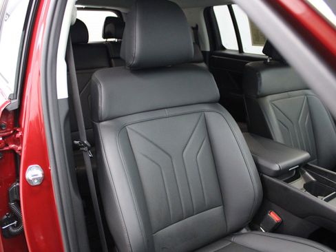 Used 2025 Hyundai Santa Fe SEL AWD/4WD image 32