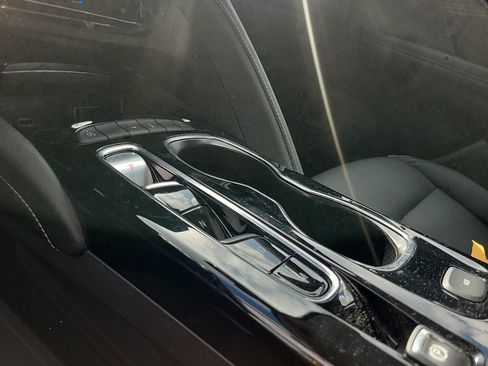 Used 2023 Buick Envision Essence image 32