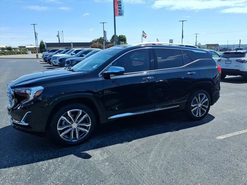 Used 2020 GMC Terrain Denali w/ Denali Premium Package image 3