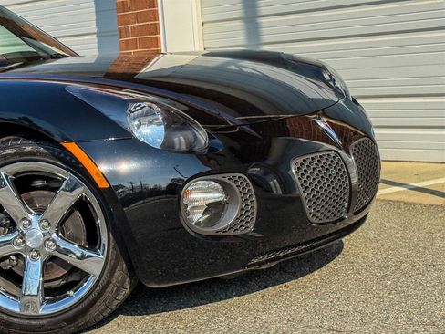 Used 2009 Pontiac Solstice GXP w/ Premium Package RWD image 30