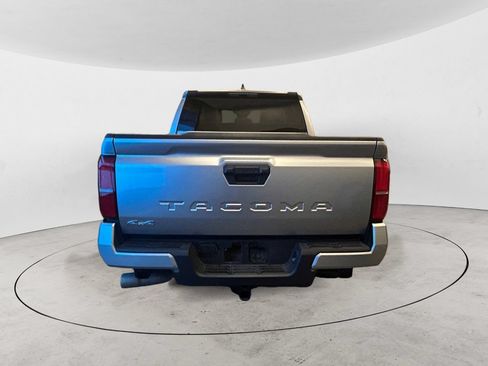 Certified 2025 Toyota Tacoma SR5 AWD/4WD image 4