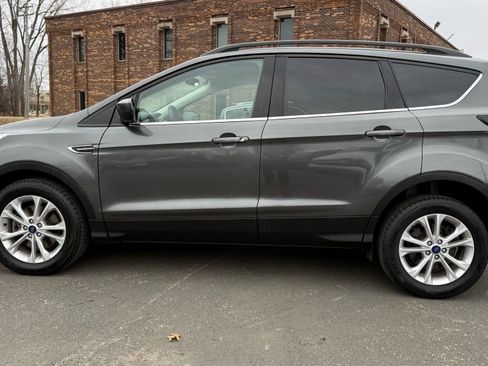 Used 2018 Ford Escape SE image 5