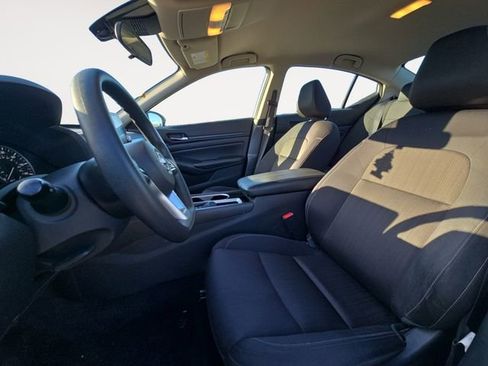 Used 2024 Nissan Altima 2.5 SV image 8