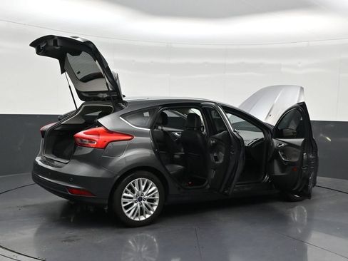 Used 2018 Ford Focus Titanium FWD image 31