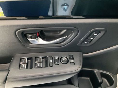 Certified 2025 Honda Pilot Touring image 6