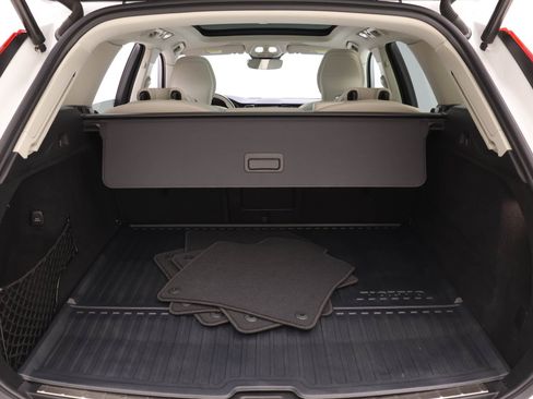 Certified 2023 Volvo XC60 T8 Plus w/ Climate Package image 19