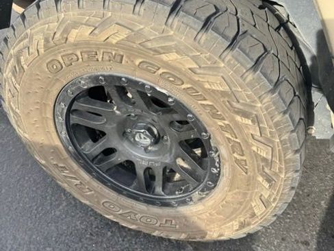 Used 2017 Jeep Wrangler Unlimited Rubicon image 6