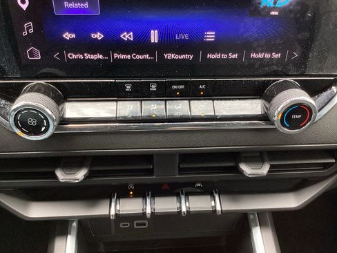 Used 2023 Chevrolet Colorado Trail Boss w/ Technology Package image 21