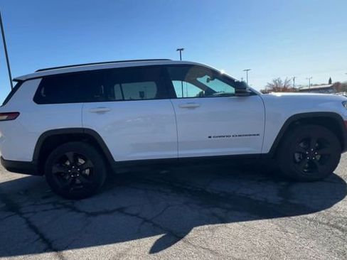 Used 2022 Jeep Grand Cherokee L Laredo AWD/4WD image 9