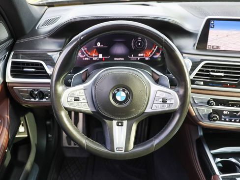 Used 2020 BMW 750i xDrive w/ Executive Package AWD/4WD image 9
