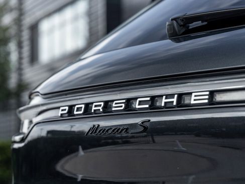 Used 2021 Porsche Macan S image 14