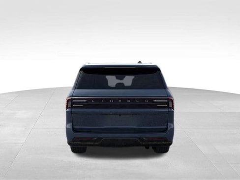 New 2026 Lincoln Navigator L Reserve AWD/4WD image 5