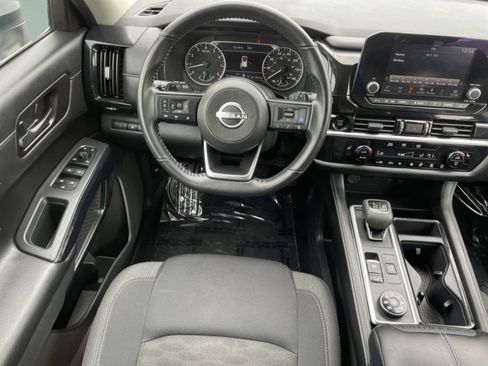 Used 2025 Nissan Pathfinder SV AWD/4WD image 24