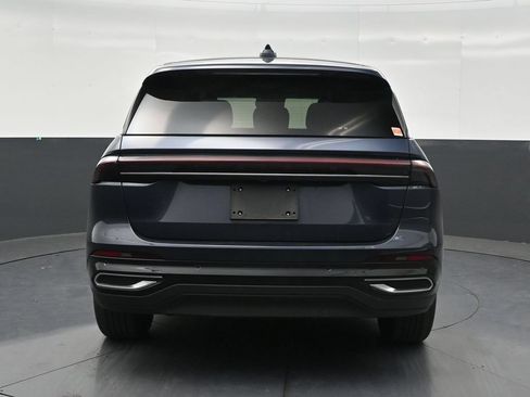 Used 2024 Lincoln Nautilus Premier AWD/4WD image 4