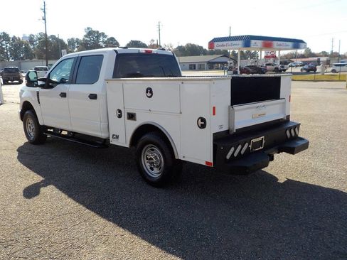Used 2022 Ford F250 XL w/ Power Equipment Group image 3