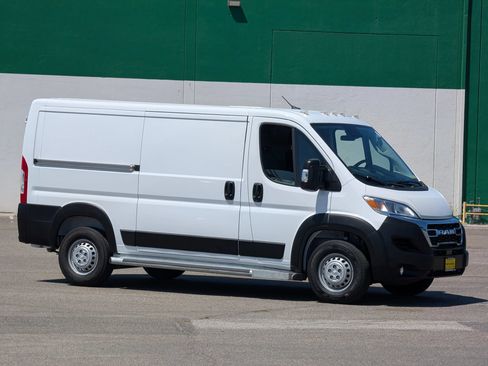 Used 2025 RAM ProMaster 2500 w/ U-Haul Equipment Group FWD image 1