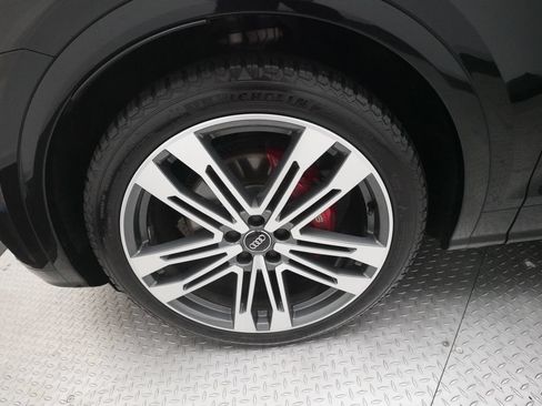 Used 2018 Audi SQ5 Premium Plus w/ S Sport Package AWD/4WD image 28