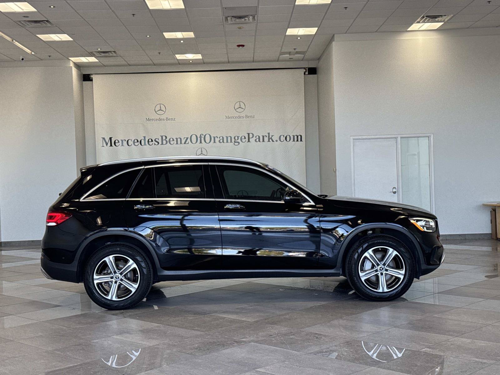 Certified 2022 Mercedes-Benz GLC 300 image 3