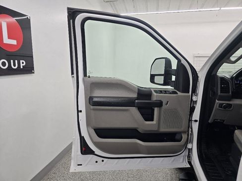 Used 2018 Ford F250 XL w/ Power Equipment Group RWD image 22