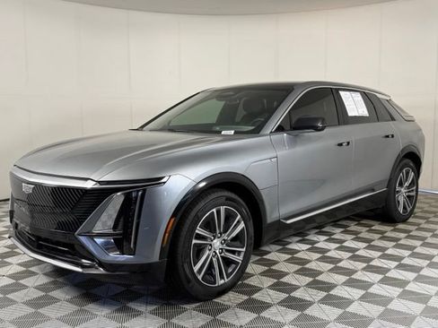 Certified 2024 Cadillac Lyriq Tech RWD image 2